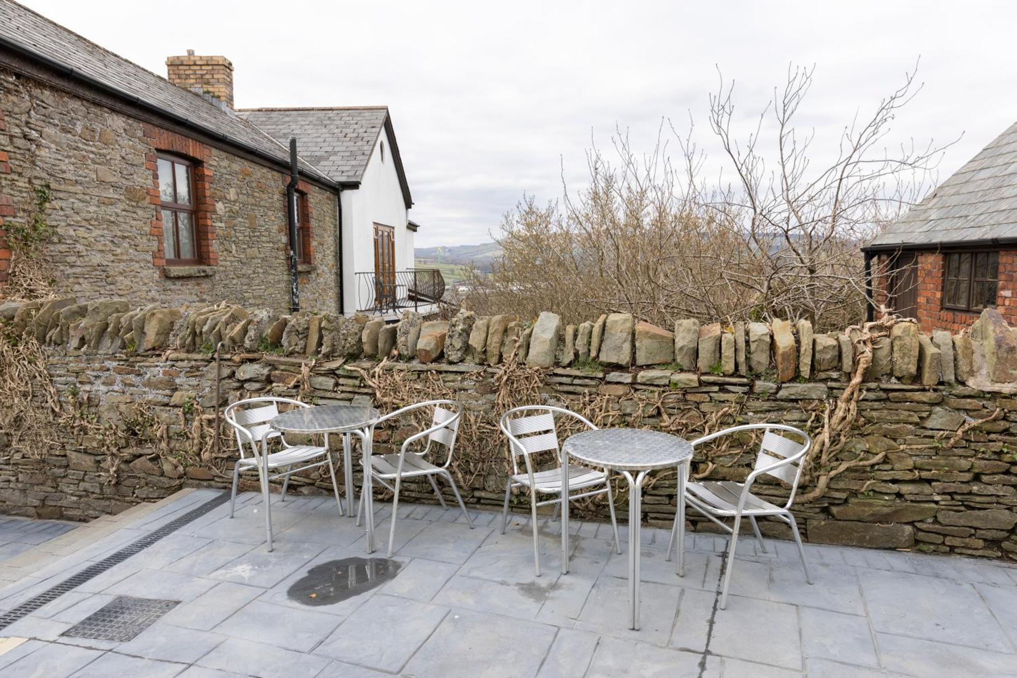 The Bear Inn Llantrisant  Exterior photo