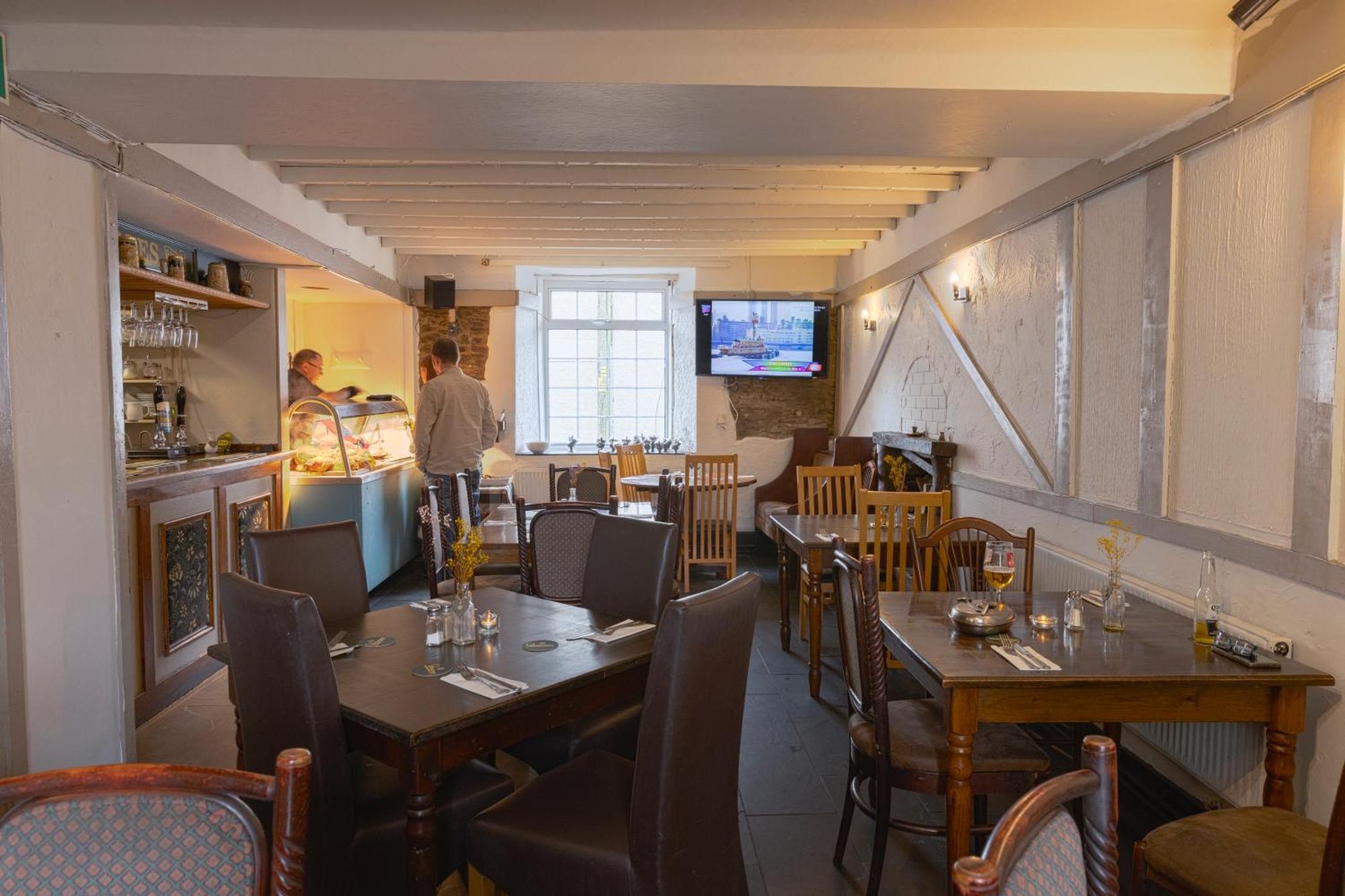 The Bear Inn Llantrisant  Exterior photo